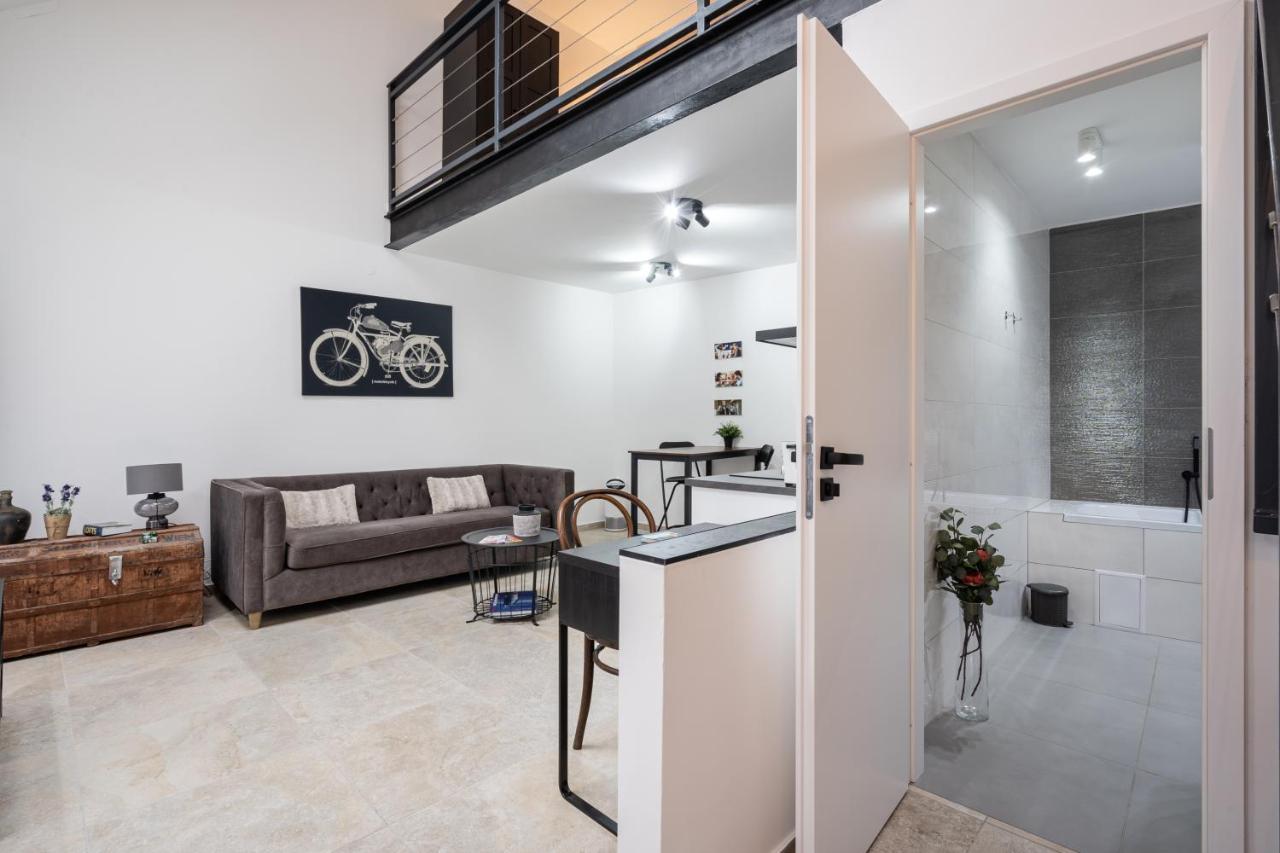Studio Station With Gallery Budapest Ngoại thất bức ảnh